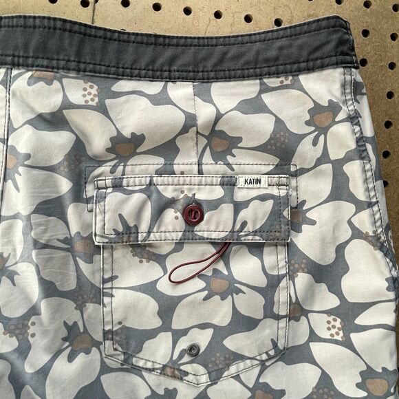 LNWOT Katin Board Shorts Swim Trunks Logo Button Fly Floral Beige Size 36 Men - Picture 5 of 10